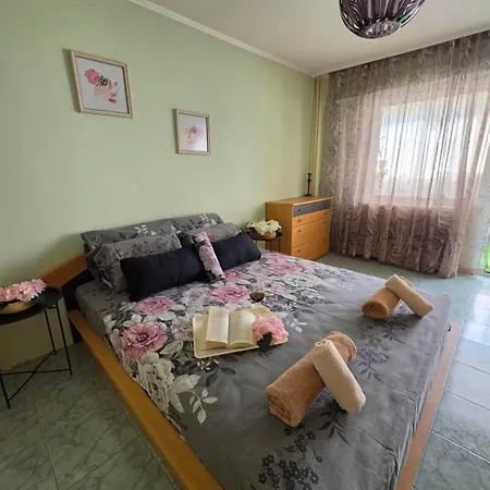 Divine Apartman